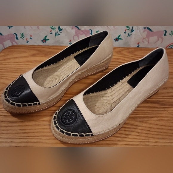 EUC Tory Burch Black Leather & Tan Canvas Casual Boho Wedge Heel Shoe SZ 6M - Picture 1 of 9